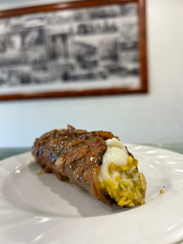 Cannolo mandorlato